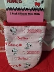 Nwt / Nwot Peanuts Snoopy Love 2 Mini Silicone Oven Mitts. Fixed Price $11.00.