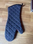 San Jamar 800FG17-BK Bestguard Black Oven Mitt Pair". Fixed Price $23.40.