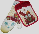 Christmas Oven Mitt And Pot Holder Set Red Car Bringing Home The Tree Gifts. Fixed Price $16.19.