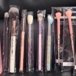 Luxie, Firma, Moda Beauty, Formula Z Professional Makeup Brushes Set Pink Holder. Fixed Price $40.00.