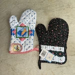 Vtg 1980S Oven Mitts Lot Of 2 Nwt Rooster And Flowers. Fixed Price $9.99.
