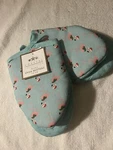 Coastal Collections Set Of 2 Oven Mittens Teal W/flamingo Christmas 5.5 X8. Fixed Price $18.00.