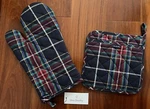 Vera Bradley Blue Tartan Plaid Pot Holder And Oven Mitt Set. Fixed Price $20.00.
