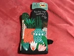Blue Q Oven Mitts Super 8NSULATED 100% Cotton Parsley Sage Fu%$. Fixed Price $29.05.