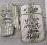 "the Kitchen Is Heart Of Home" 3 Pc Decorative Oven Mitt & Potholder Set. Fixed Price $5.99.