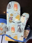 Danica Jubilee Feline Oven Mitts Set Of 2 One Size. Fixed Price $19.99.