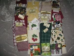 Assorted Kitchen Towels Dishcloths Pot Holders Oven Mitts Cook Clean New!. Fixed Price $17.89.