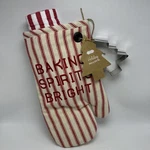 Mud Pie New With Tags Baking Spirits Bright Oven Mitt Towel Set SWPI24421. Fixed Price $24.68.