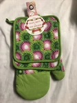 Oven Mitt & Pot Holder 3 Pack Set By Silver One, Brand New. Fixed Price $8.99.