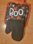 New Disney Mickey Mouse Halloween Decor - Oversized Oven Mitt & Potholder Set. Fixed Price $11.11.