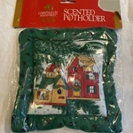 Scented Pot Holder Christmas On Mainstreet Floral. Green. E60. Fixed Price $7.57.
