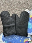 Vaincre Oven Mitts Heat Resistant 2PCS Black Silicone Non-slip Grip Soft. Fixed Price $11.41.
