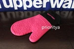 Tupperware Silicone Oven Glove Mitt Pot Holder Pink New. Fixed Price $29.00.