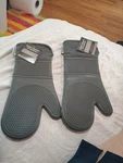 (2) Better Homes & Gardens Gray Silicone Oven Mitts -- New With Tags Walmart. Fixed Price $10.00.