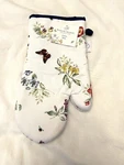 Lenox Butterfly Meadow Navy Trim Floral Oven Mitt New With Tags. Fixed Price $11.95.