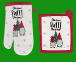 Christmas Sweet Gnome Kitchen Set Oven Mitt And Potholder With Sewn In Loops New. Fixed Price $6.00.