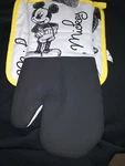 Disney Mickey Mouse Oversized Oven Mitt And Pot Holder Ships Daily. Fixed Price $9.95.