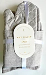Amy Miller 5-PIECE Gray Apron, Oven Mitt & Potholder Set, One Size, New. Fixed Price $8.95.