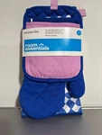 Room Essentials Kitchen Set: 2 Microfiber Towels, Dishcloths, Pot Holders. Fixed Price $10.00.