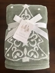 New 2 Pc Set Winter Wonderland Christmas Tree Green Hand Towels Holiday. Fixed Price $39.95.