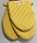 Kitchenaid Mini Oven Mitts (2) 100% Cotton Silicone Yellow With Loop Nwt. Fixed Price $18.99.