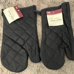 Cotton Valley Solid Color 100% Oven Mitts Set Of Black 12" CV78553. Fixed Price $10.00.
