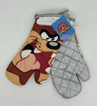 New Looney Tunes Taz Tasmanian Devil Pair Of Oven Mittens. Fixed Price $20.00.