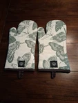 Oven Mitt Kew Royal Botanic Garden Uk England Lot Of 2 London 14" Nwot. Fixed Price $30.00.