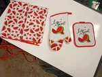 Oven Mitt Pot Holder & Two Hand Towels New Without Tags Set. Fixed Price $15.99.
