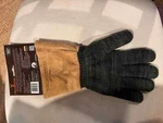 Proud Grill Yellowstone Bbq & Utility Glove Made With Kevlar New. Fixed Price $14.00.