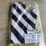 Retired Mackenzie Childs Courtly Check Wash Mitt. Nip. Fixed Price $24.00.
