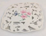 Lenox Butterfly Meadow Carved Porcelain Trivet Bumble Bee. Fixed Price $19.99.