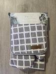 New Eco One Ultimate Bakers Set Of Apron Pot Holder Oven Mitt Gray Square Nwt. Fixed Price $8.00.