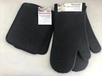 New Kitchenaid Luxury Silicone Set Of 4 Oven Mitts / Pot Holders - Black. Fixed Price $67.15.