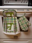Handmade Hanging 2-PIECE Deer Kitchen Potholder Top Full Towel & Oven Mitt Set. Fixed Price $6.99.