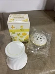 Vtg 1974 Avon Buttercup Flower Holder Imperial Garden Softner-new In Box. Fixed Price $13.95.