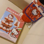 Hello Kitty Pot Holder & Oven Mitt Set Red White Blue Cartoon Pattern. Fixed Price $15.99.