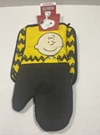Peanuts Charlie Brown Oven Mitt Pot Holder Set. Fixed Price $9.45.