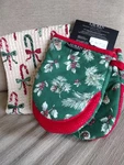 New Ralph Lauren Christmas Mini Oven Mitts Pot Holders And Bonus Tea Towel. Fixed Price $15.00.