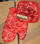 Santa's Studio Christmas Snowflakes Oven Mitt & Potholder Set. Fixed Price $9.99.