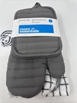Room Essentials Kitchen Set Potholder, Oven Mitt, Dish Cloths, Towels 7 Pcs New. Fixed Price $13.49.