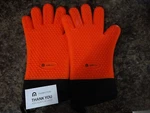 Moderntine Silicone Barbecue Grilling Gloves Heat Resistant Oven ( New ). Fixed Price $8.95.