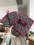 Nwot Pampered Chef Paisley Oven Mitts & Pad. #1349 #1366. Fixed Price $75.00.
