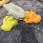 Set Of 3 Kitchen Silicone Oven Mitts/ Puppets 11 Inches Shark/ Giraffe/ Gator. Fixed Price $24.99.