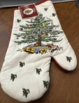 Spode Christmas Tree Oven Mitt Nwt. Fixed Price $9.00.