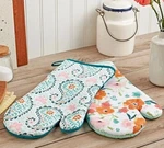 *dolly Parton* Set Of 2 Cotton Twill Oven Mitts. Fixed Price $14.99.