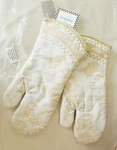 Retired Mackenzie Childs Wild Rose Wheat Oven Mitts Set Of 2 Nip. Fixed Price $49.50.