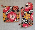 Vera Bradley Pot Holder & Mitt Kitchen Set Proven Pattern Yellow Floral. Fixed Price $17.00.