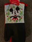 Disney Mickey Mouse Winter Christmas Pot Holder & Oven Mitt Set New. Fixed Price $5.51.