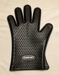 Cuisinart CGM520 Silicone Heat Resistant Black Heart Design ( 1 Glove). Fixed Price $6.99.
